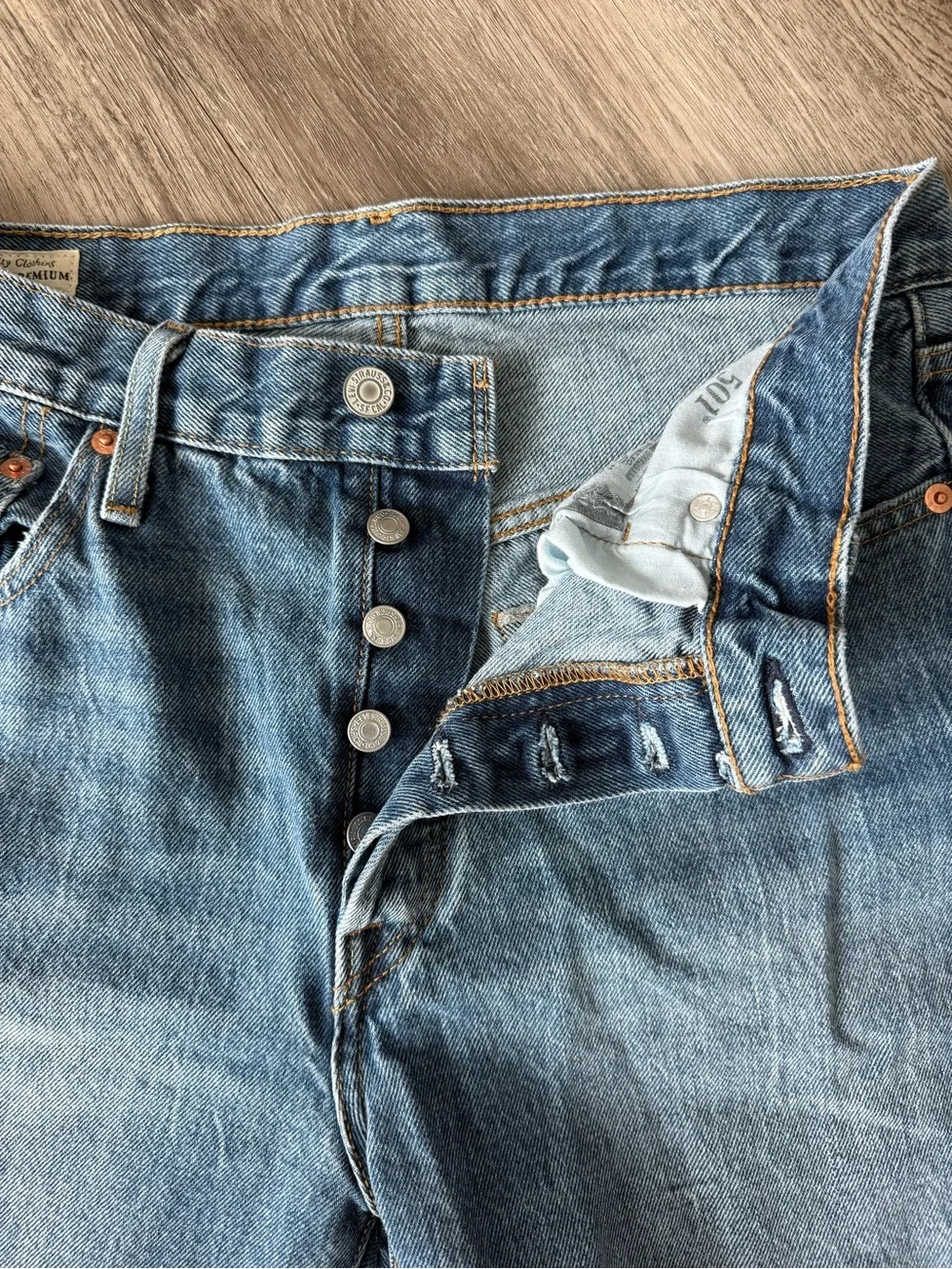 Levi’s HIGH RISE BAGGY LIGHTWEIGHT WOMEN'S SHORTS